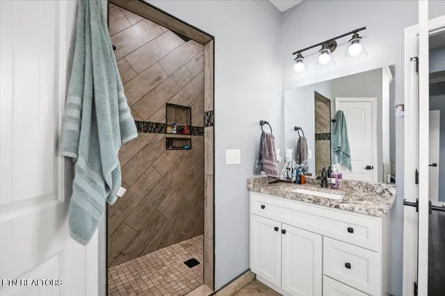 $1,150,000 | 1126 Cross Valley Road, La Follette, TN 37766