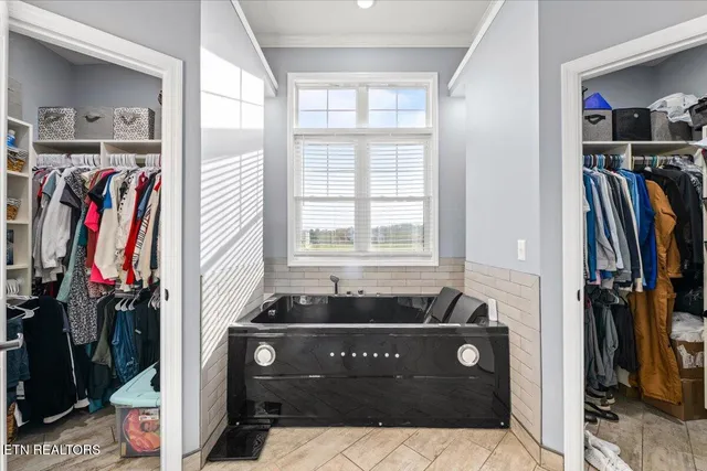 $1,150,000 | 1126 Cross Valley Road, La Follette, TN 37766