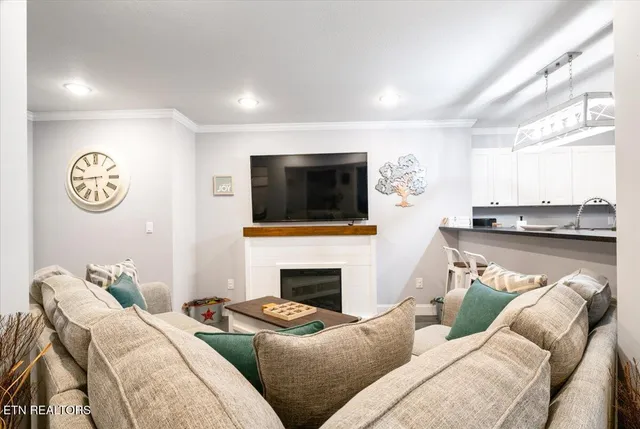 $1,150,000 | 1126 Cross Valley Road, La Follette, TN 37766