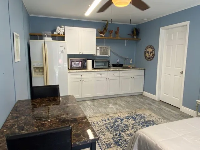 $1,750 | 2141 B Road, Unit STUDIO 2, Loxahatchee Groves, FL 33470