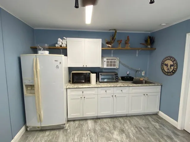 $1,750 | 2141 B Road, Unit STUDIO 2, Loxahatchee Groves, FL 33470
