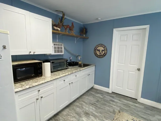 $1,750 | 2141 B Road, Unit STUDIO 2, Loxahatchee Groves, FL 33470