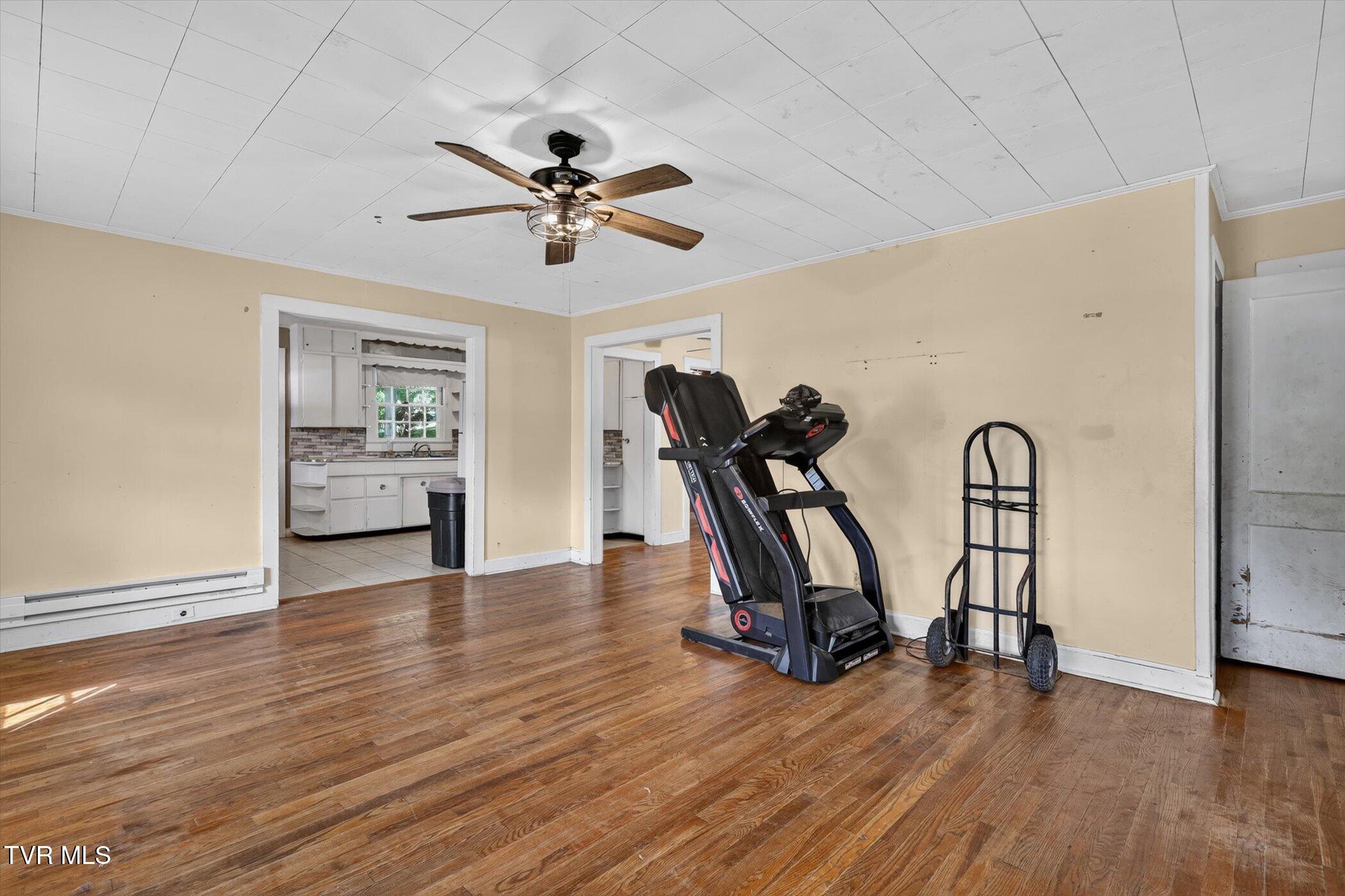 113 Ell Street Greeneville, TN 37743 - Photo 8 of 35 06-113-Ell-St-WindowStill-Photography