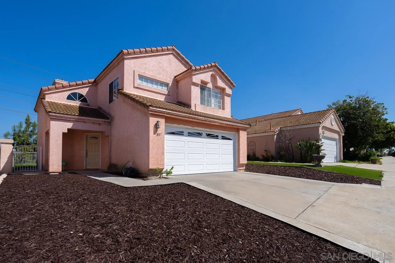 807 Ridgewater Drive Chula Vista, CA 91913 - Photo 2 of 33 Gallery Image 2