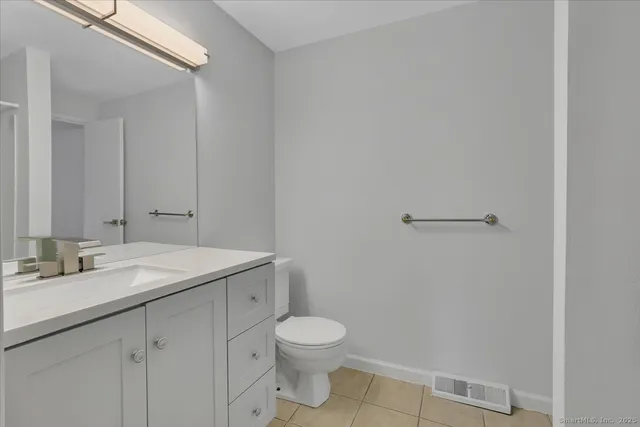 $2,200 | 3 Trolley Crossing Lane, Unit 3, Middletown, CT 06457