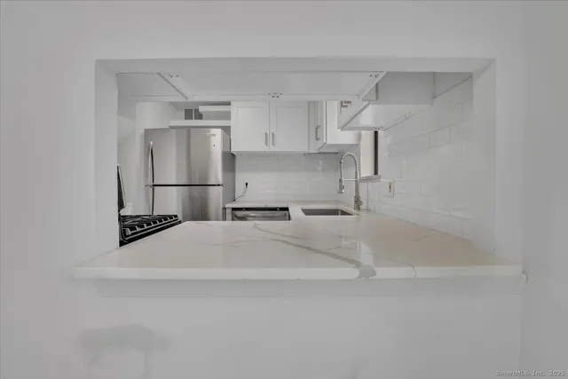 $2,200 | 3 Trolley Crossing Lane, Unit 3, Middletown, CT 06457