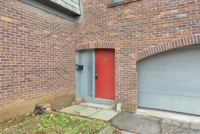 $2,200 | 3 Trolley Crossing Lane, Unit 3, Middletown, CT 06457