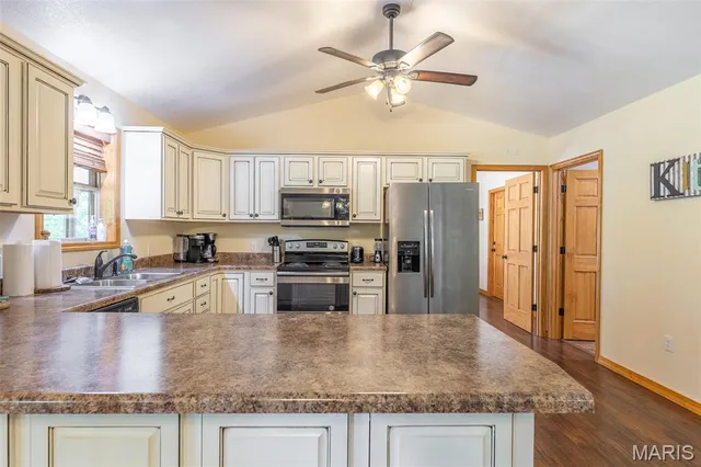 $799,000 | 765 Carter 103, Van Buren, MO 63965