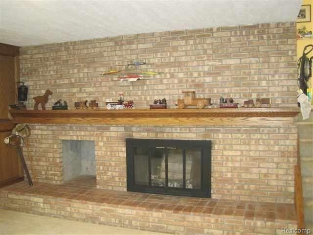 5801 Cobb Creek Road Rochester, MI 48306 - Photo 6 of 22 6.JPG