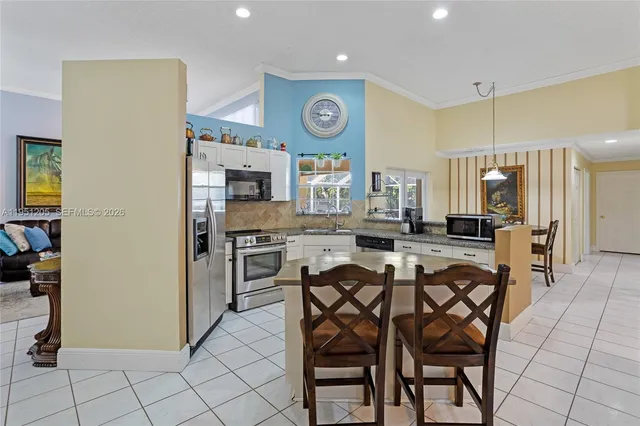 $940,000 | 798 Verona Lake Drive, Weston, FL 33326