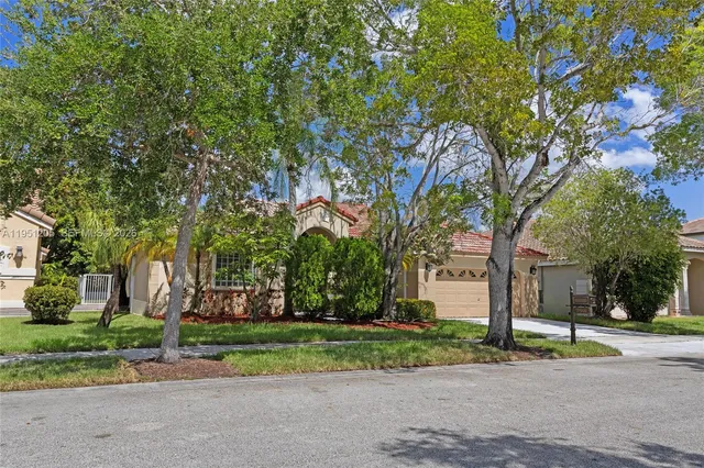 $940,000 | 798 Verona Lake Drive, Weston, FL 33326