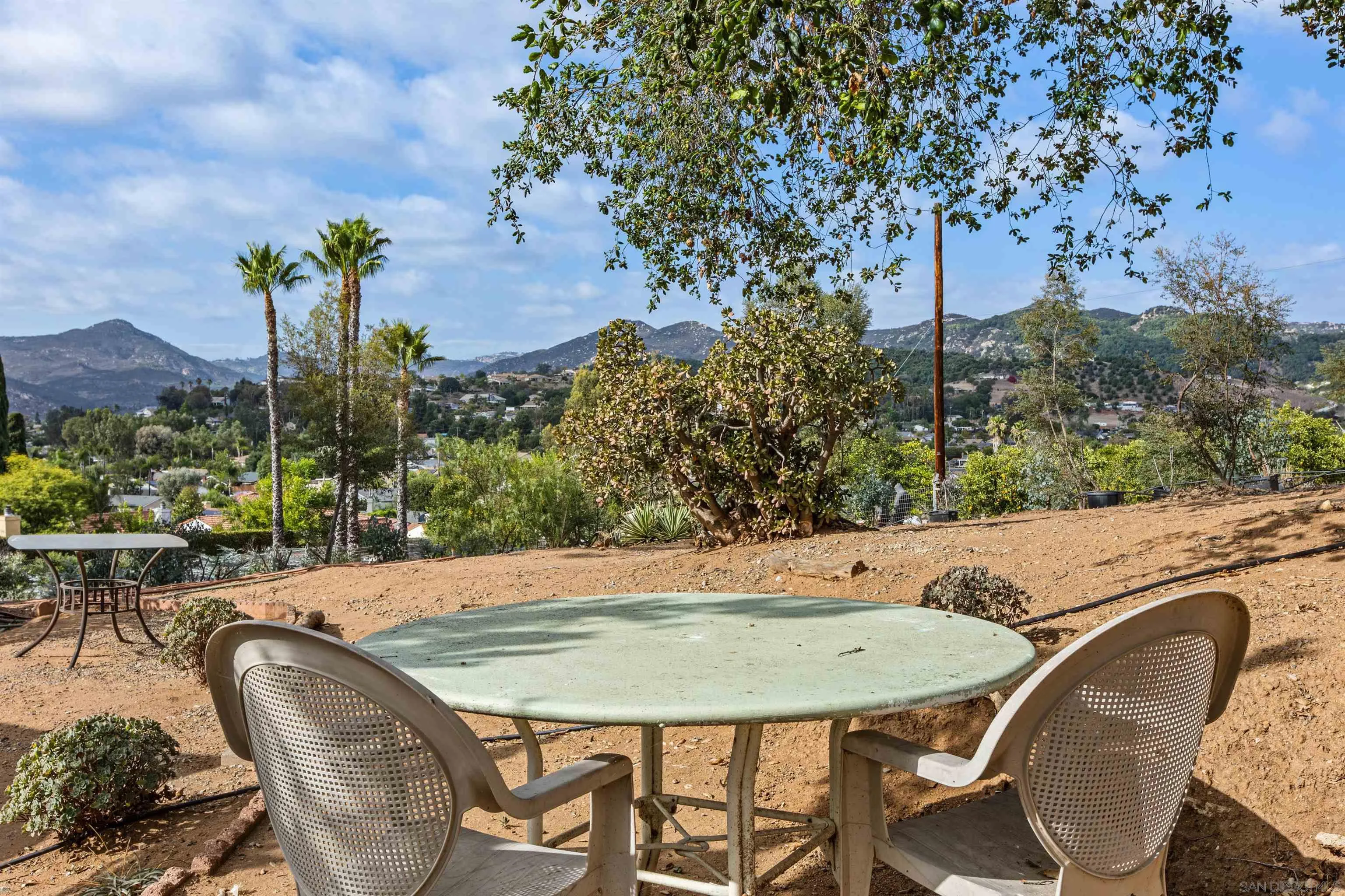 2439 Patterson Road Escondido, CA 92027 - Photo 12 of 36