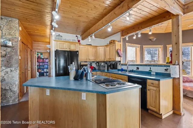 $850,000 | 176 Aspen Lane, Alpine, WY 83128