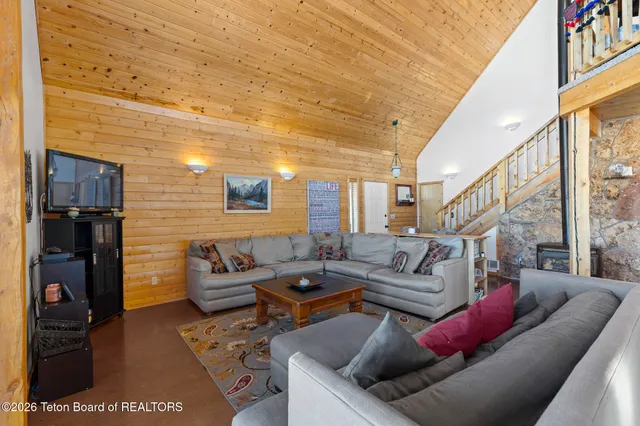 $850,000 | 176 Aspen Lane, Alpine, WY 83128