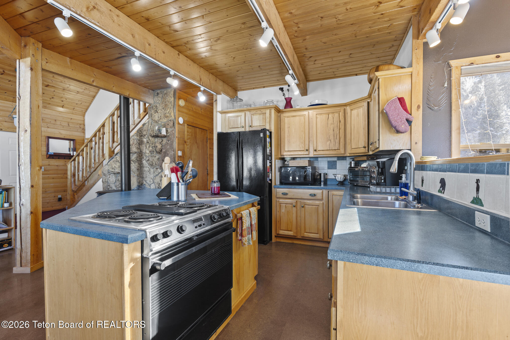 176 Aspen Lane Alpine, WY 83128 - Photo 19 of 48 Kitchen