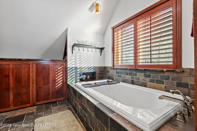 $850,000 | 176 Aspen Lane, Alpine, WY 83128