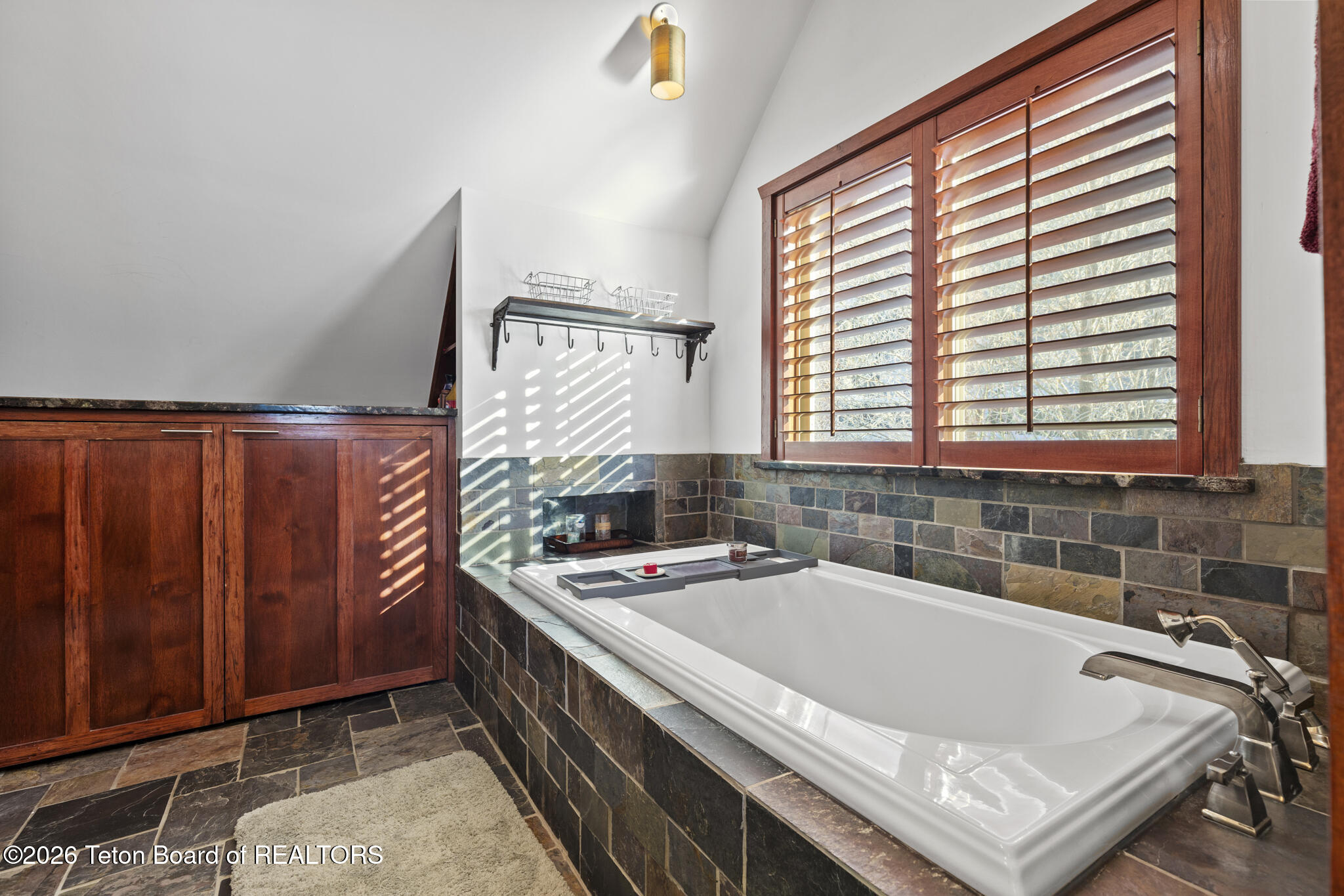 176 Aspen Lane Alpine, WY 83128 - Photo 30 of 48 Primary Bath