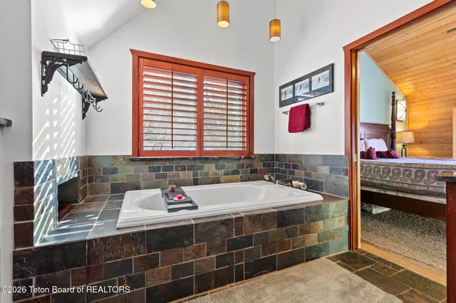 $850,000 | 176 Aspen Lane, Alpine, WY 83128