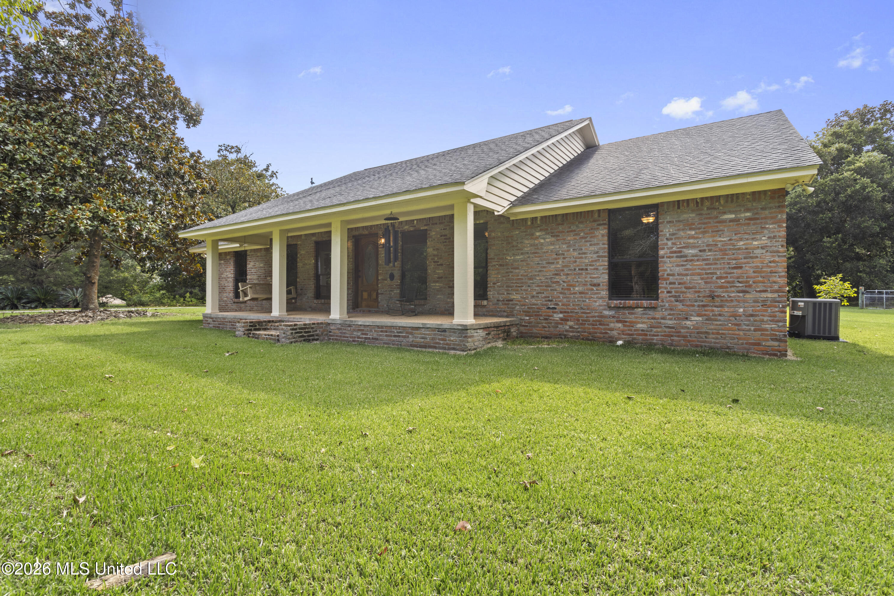 153 Pittman Road Ocean Springs, MS 39564 - Photo 5 of 54 00005