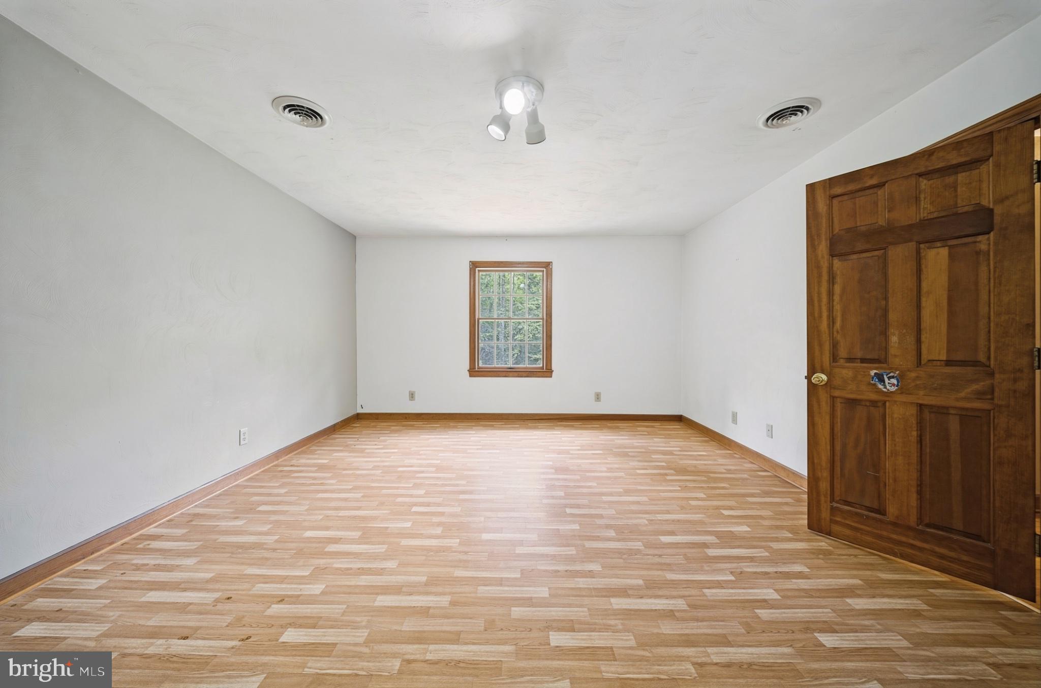 26211 Hanging Tree Road Courtland, VA 23837 - Photo 17 of 45 Gallery Image 17