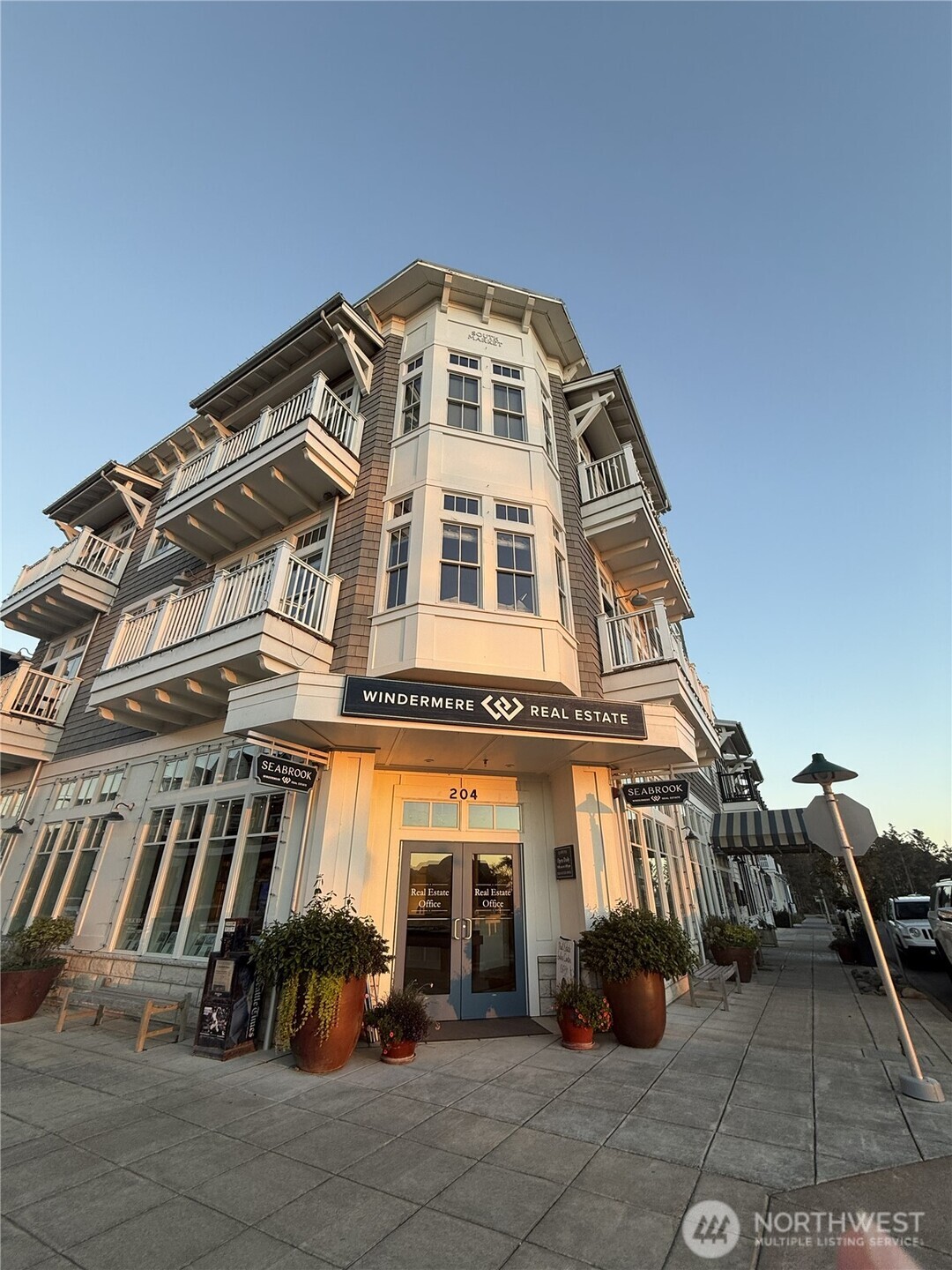 204 Market Street, Unit B Pacific Beach, WA 98571 - Photo 23 of 25 a view of a building with a space