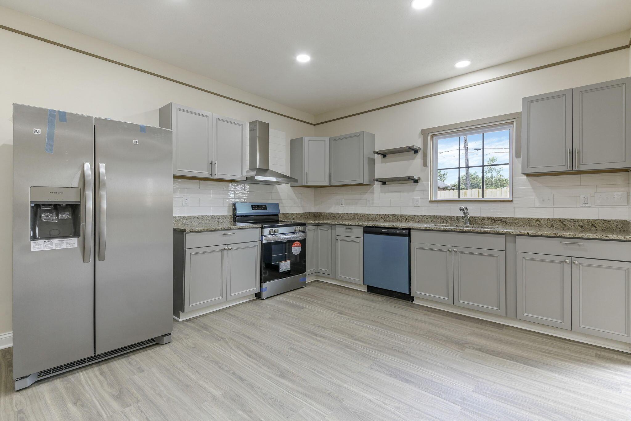1549 Delbert Road Columbus, OH 43219 - Photo 13 of 50 13-web-or-mls-5D9A3790