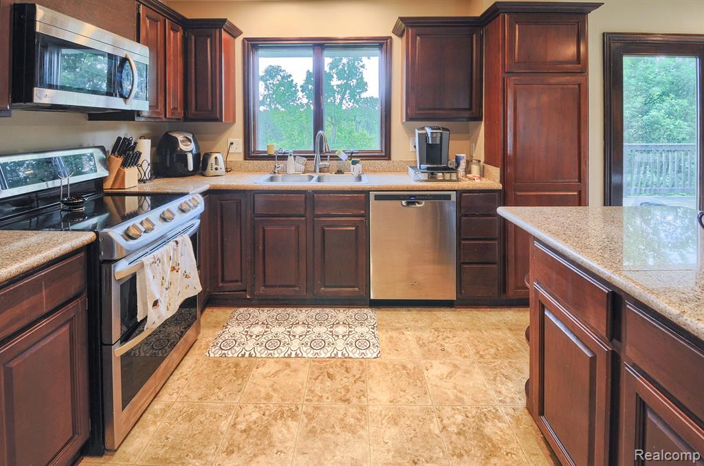 4525 Casey Road Dryden, MI 48428 - Photo 6 of 50