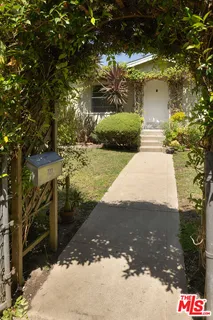 $2,000,000 | 727 Amoroso Place, Venice, CA 90291