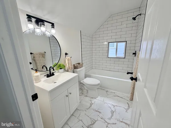 $329,900 | 622 West Broad Street, Gibbstown, NJ 08027