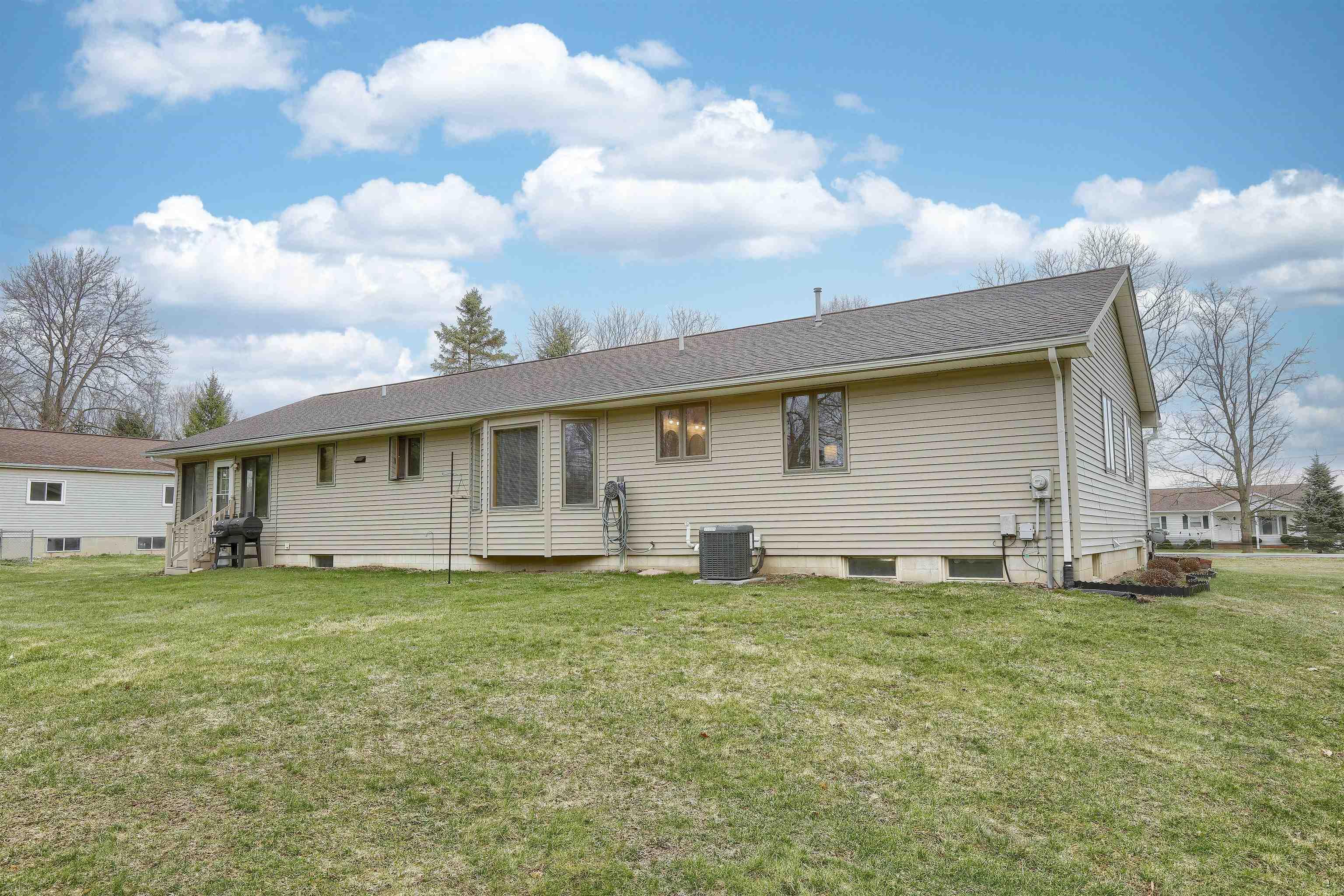 321 Myers Road Lapeer, MI 48446 - Photo 31 of 33 50203400-fd05b784-9dd8-424f-9b5b-39a4dd0a177a.JPG