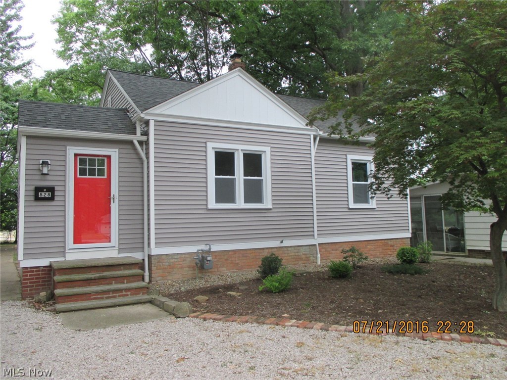 828 Lloyd Road Wickliffe, OH 44092 - Photo 1 of 21 Gallery Image 1