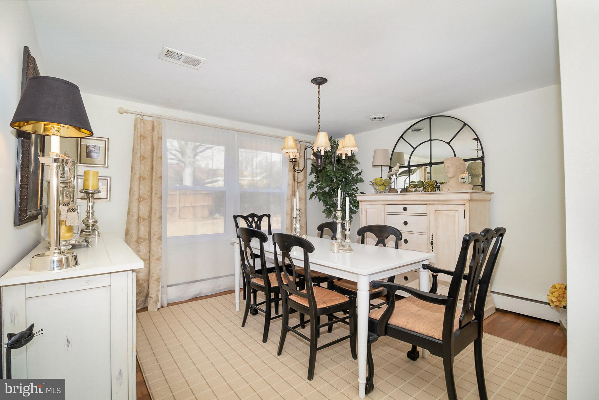 389 Edgehill Road York, PA 17403 - Photo 8 of 25