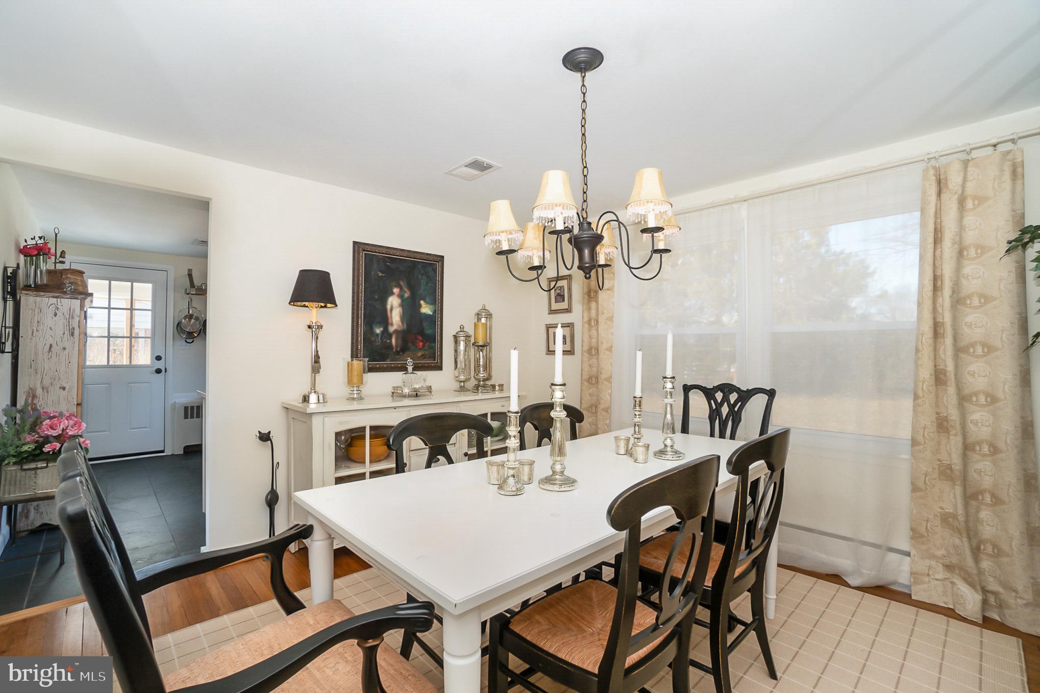 389 Edgehill Road York, PA 17403 - Photo 10 of 25