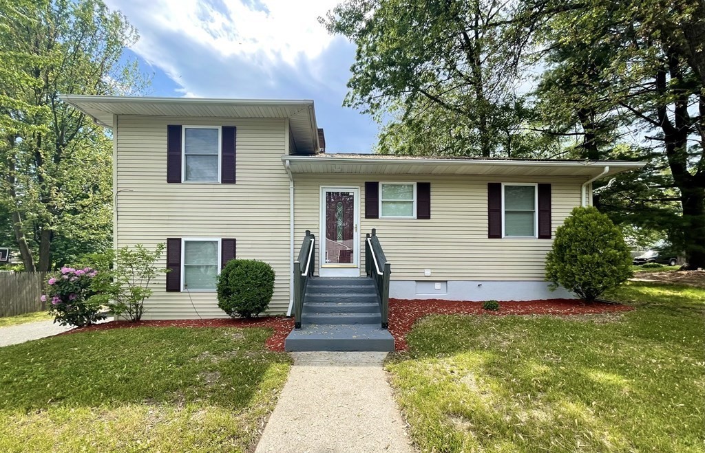 36 Hood Street Springfield, MA 01109 - Photo 1 of 19 Gallery Image 1