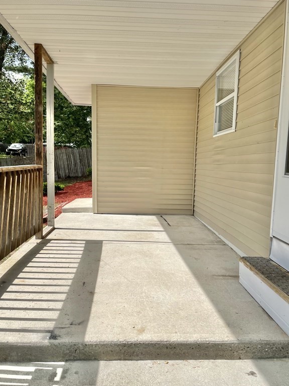 36 Hood Street Springfield, MA 01109 - Photo 17 of 19 Gallery Image 17