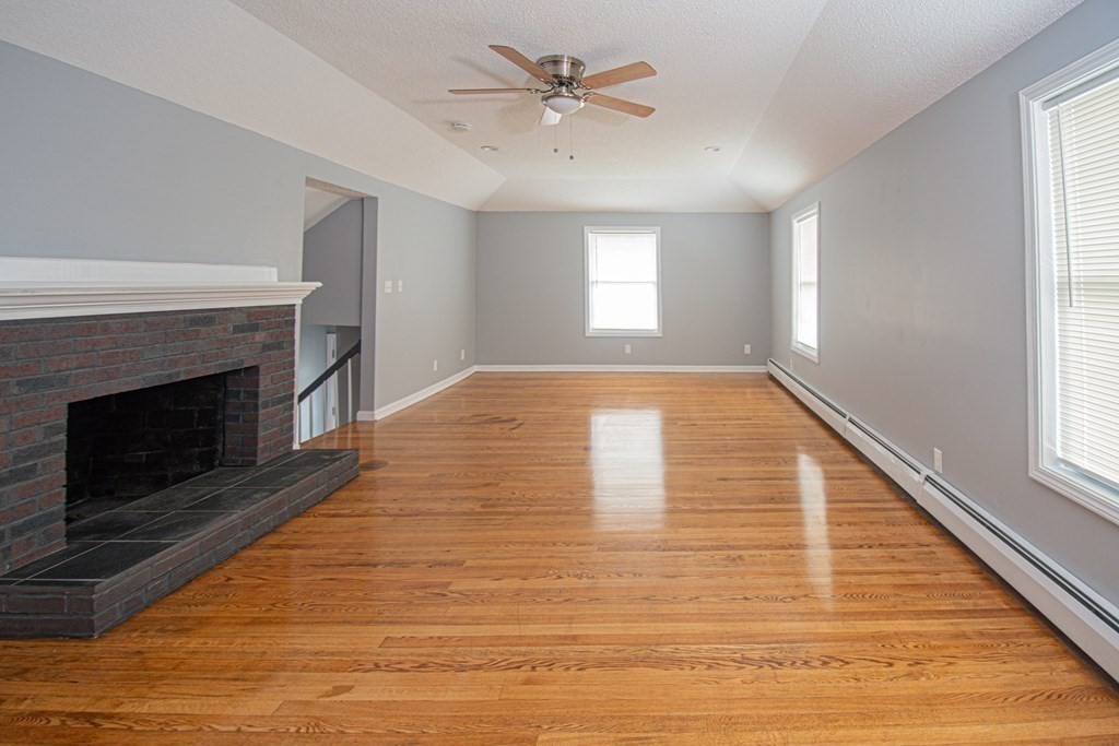 36 Hood Street Springfield, MA 01109 - Photo 3 of 19 Gallery Image 3