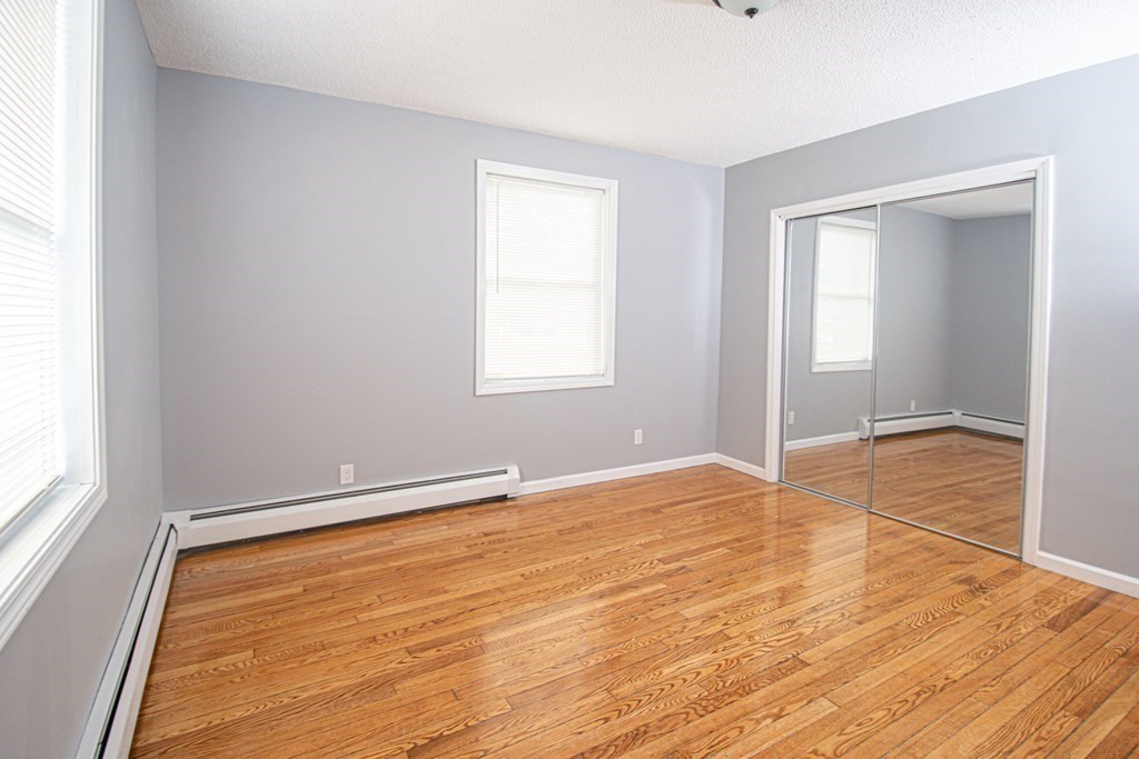 36 Hood Street Springfield, MA 01109 - Photo 5 of 19 Gallery Image 5