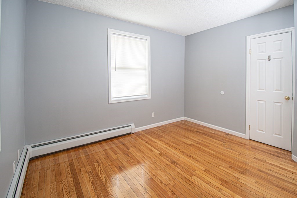 36 Hood Street Springfield, MA 01109 - Photo 6 of 19 Gallery Image 6