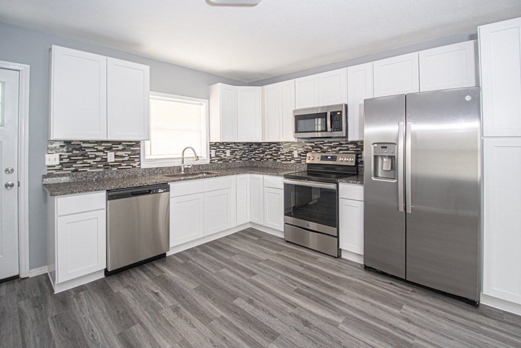 36 Hood Street Springfield, MA 01109 - Photo 9 of 19 Gallery Image 9