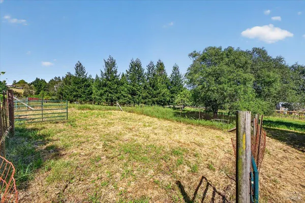 $795,000 | 3477 Thorn Road, Sebastopol, CA 95472