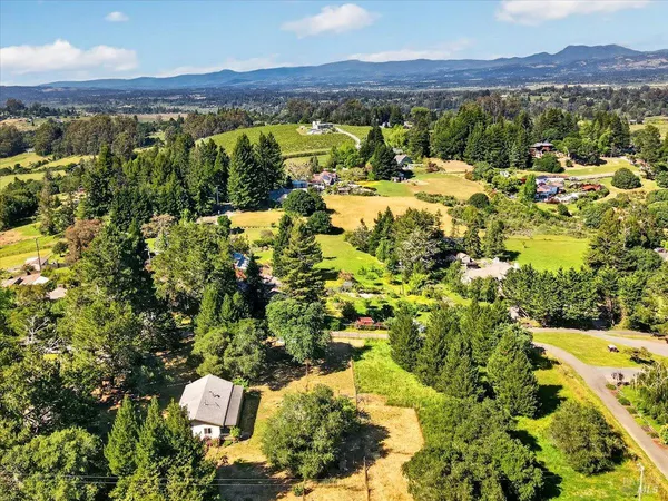 $795,000 | 3477 Thorn Road, Sebastopol, CA 95472
