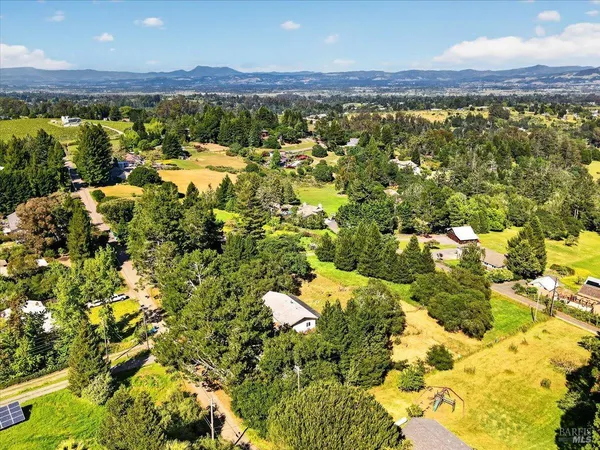 $795,000 | 3477 Thorn Road, Sebastopol, CA 95472