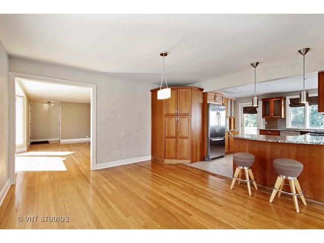 1958 West Baldwin Road Inverness, IL 60067 - Photo 3 of 10