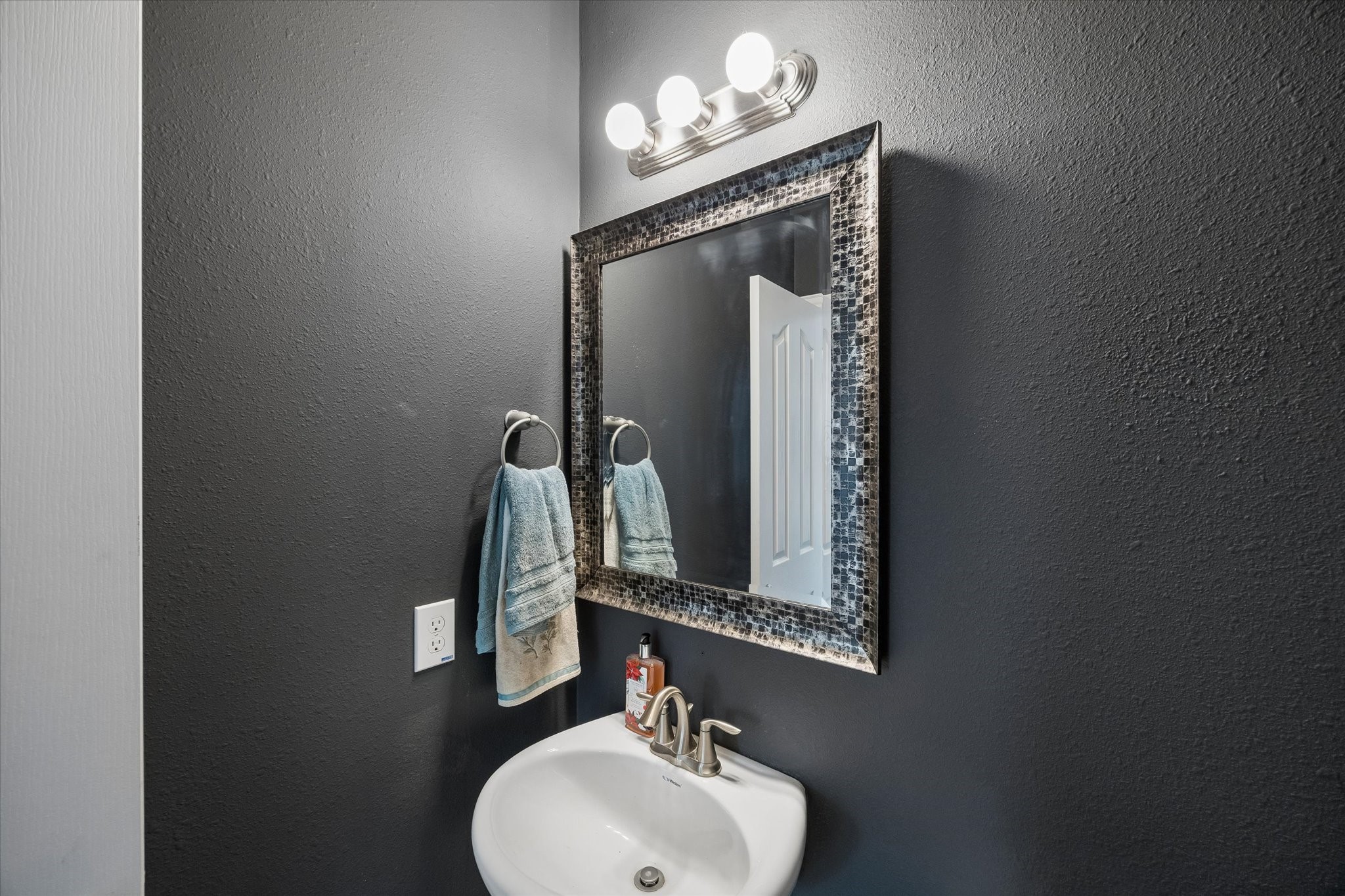 1822 Luminous Waters Lane Rosharon, TX 77583 - Photo 25 of 29 Gallery Image 25