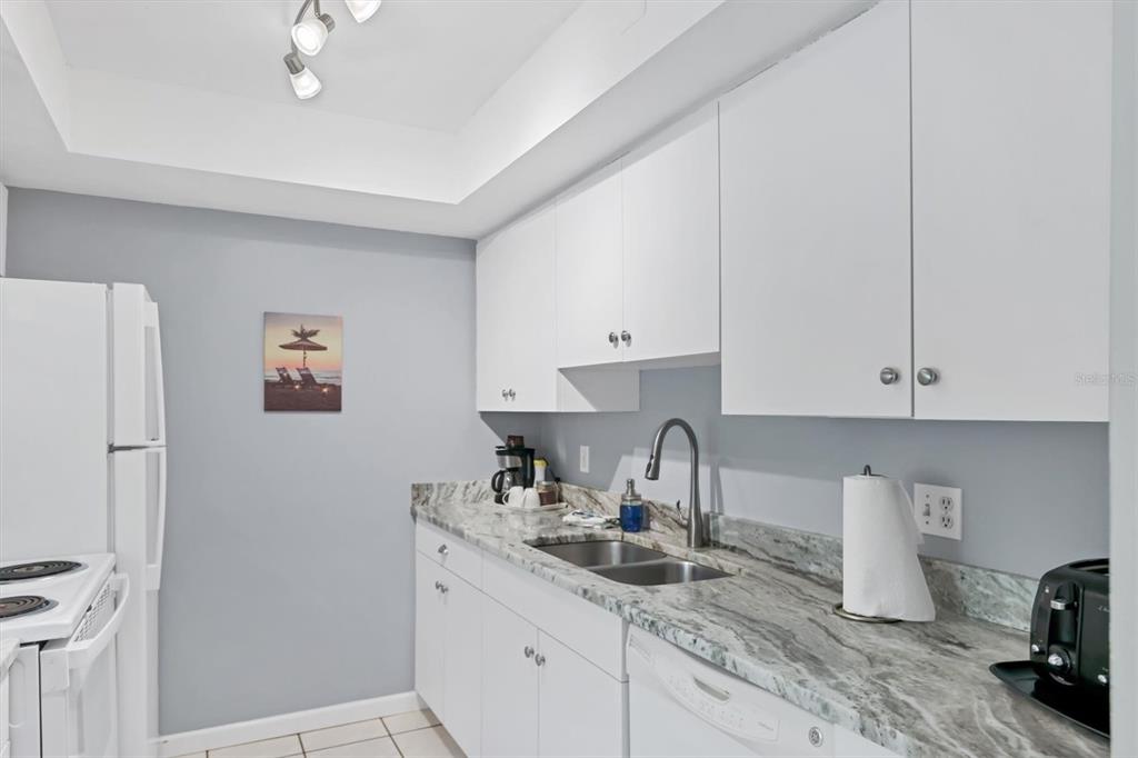 6703 Midnight Pass Road, Unit 208 Sarasota, FL 34242 - Photo 15 of 31