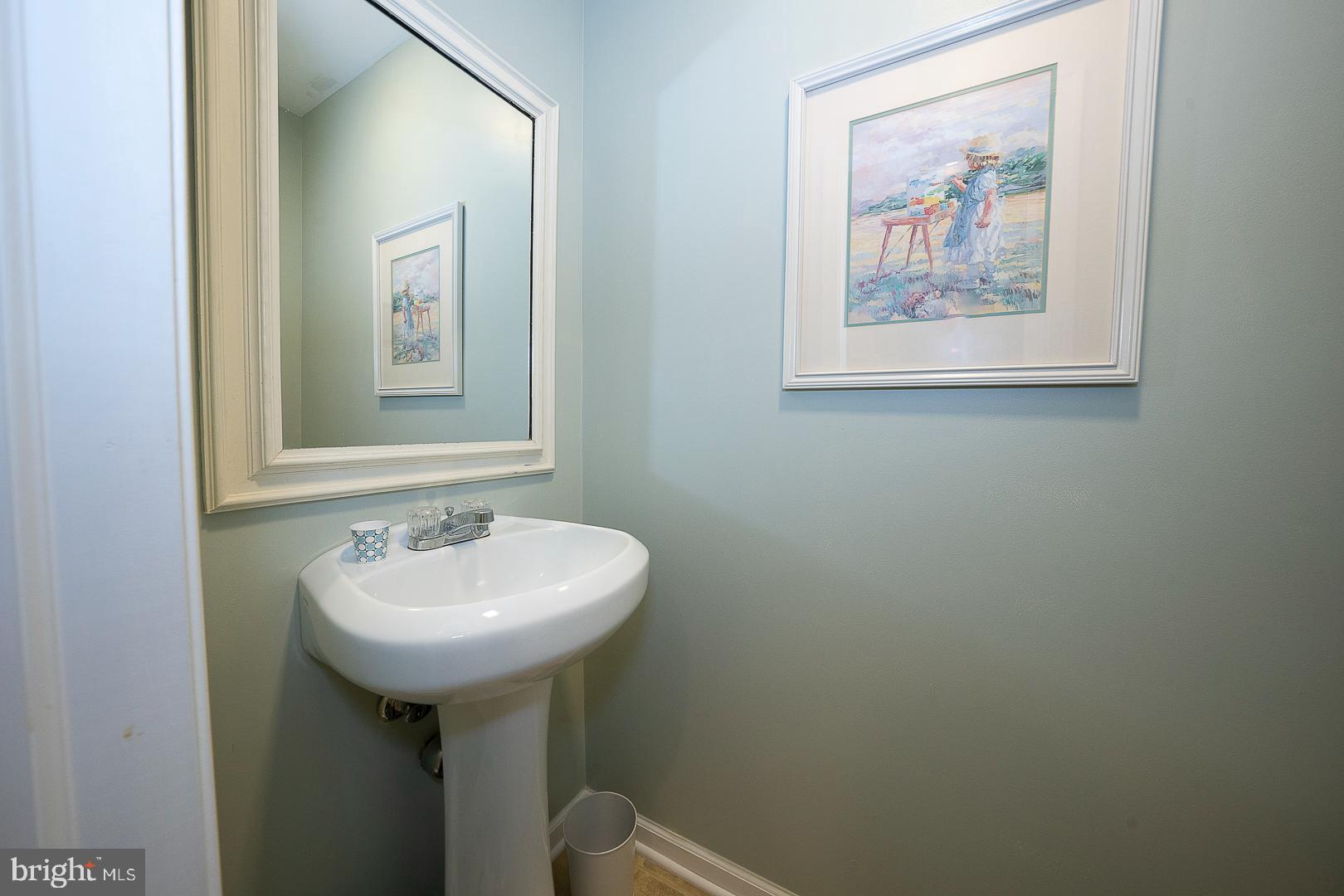 426 Waynesbrooke Road Berwyn, PA 19312 - Photo 28 of 40 Powder Room