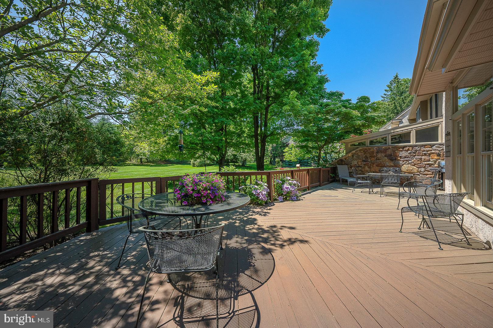 426 Waynesbrooke Road Berwyn, PA 19312 - Photo 30 of 40 Dine Alfresco