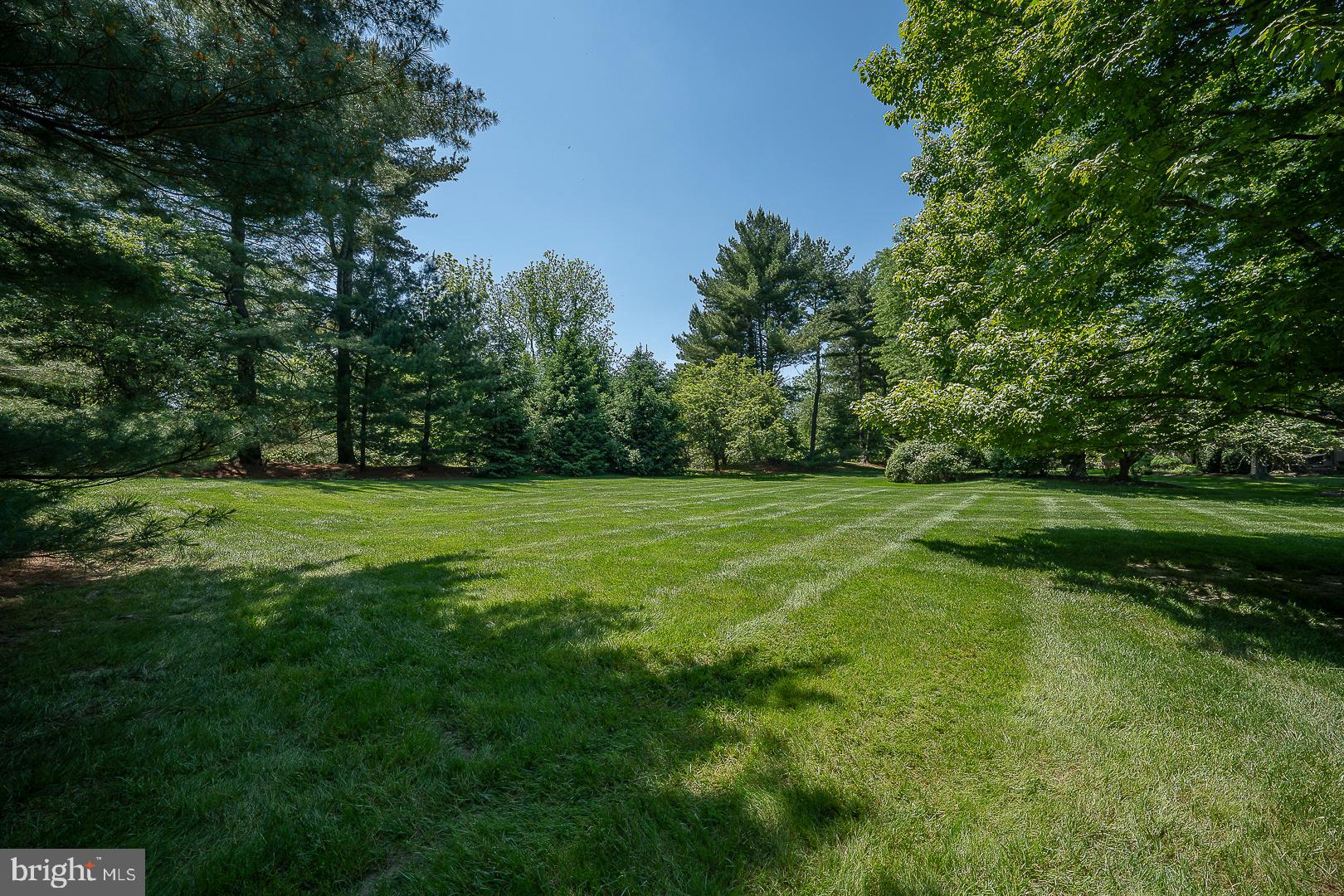 426 Waynesbrooke Road Berwyn, PA 19312 - Photo 33 of 40 Private Corner Location