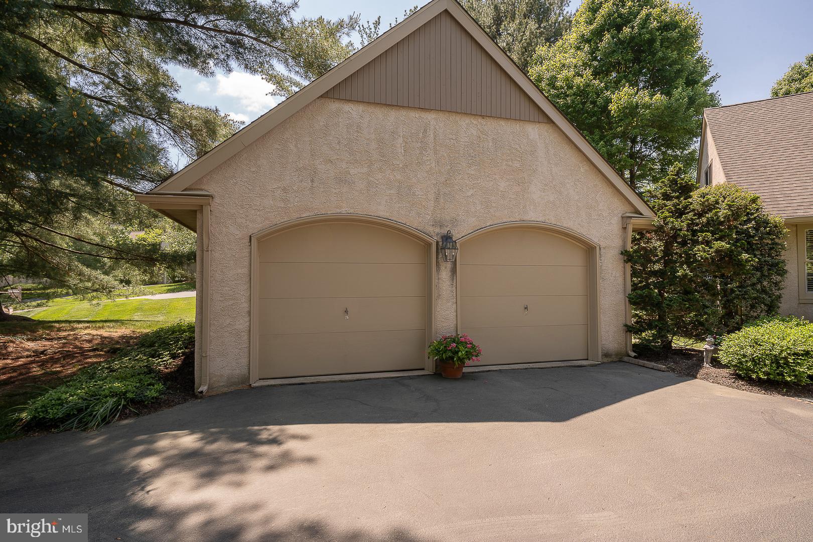 426 Waynesbrooke Road Berwyn, PA 19312 - Photo 35 of 40 2-Car Garage