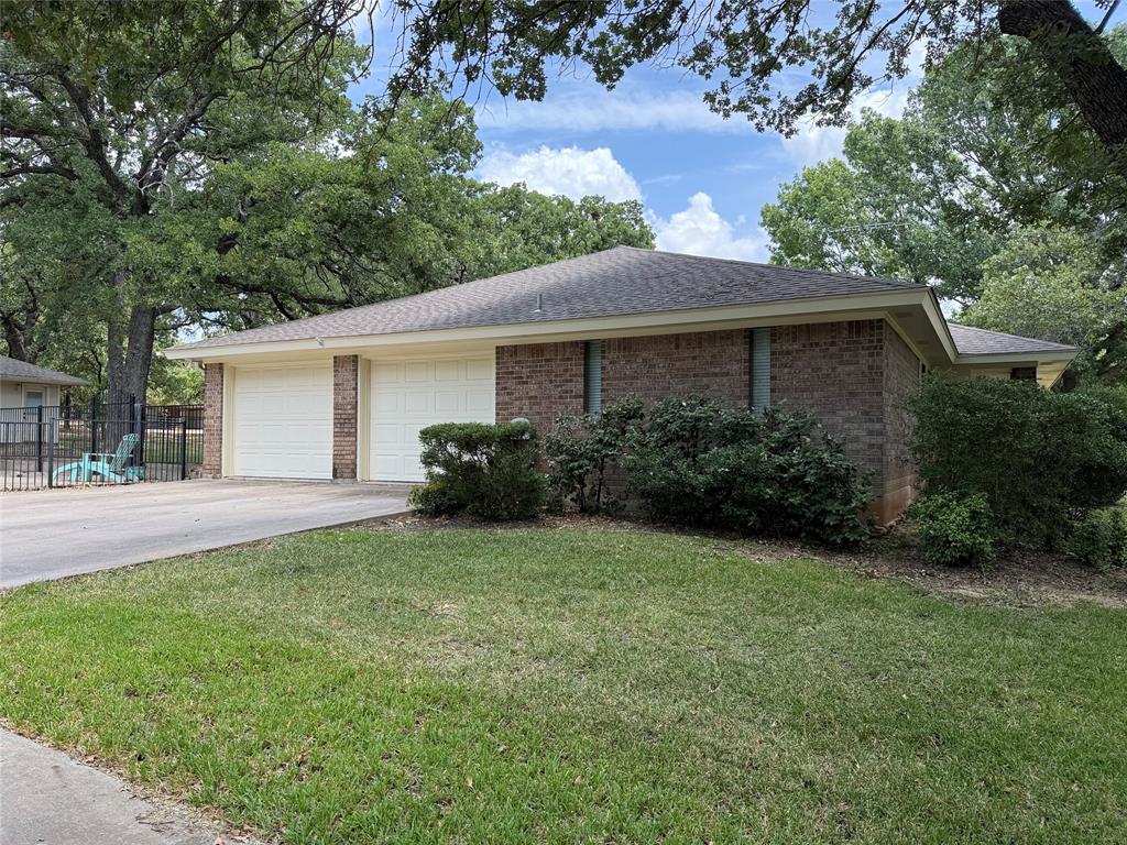 136 Busey Boulevard Decatur, TX 76234 - Photo 5 of 40 Gallery Image 5